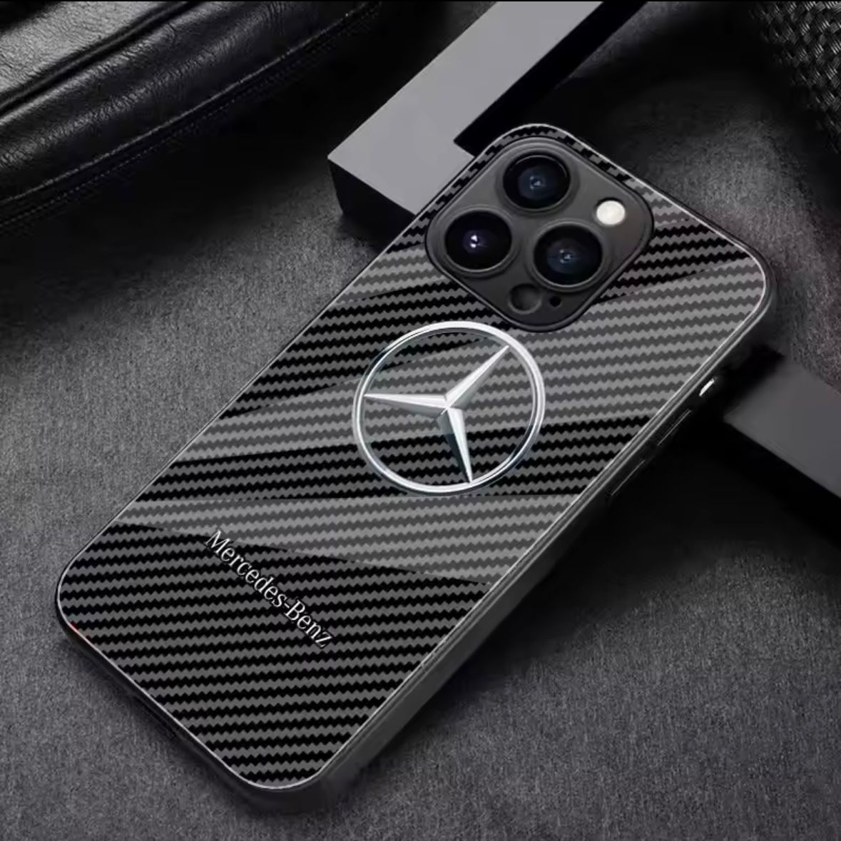 Cover Carbon Mercedes-Benz – Lusso e Protezione