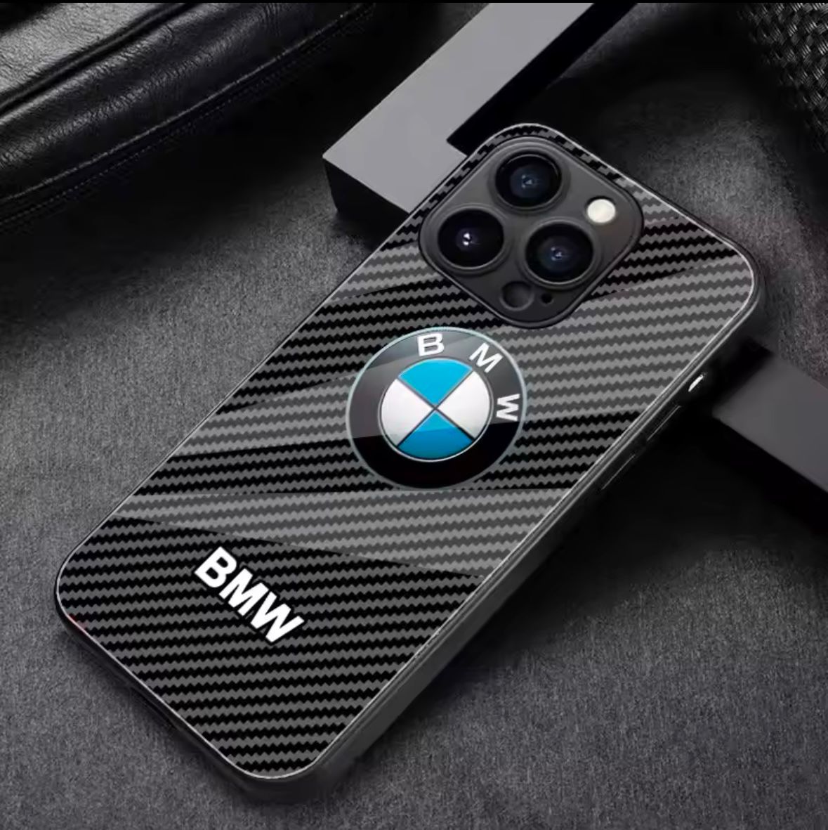 Cover Carbon BMW– Lusso e Protezione