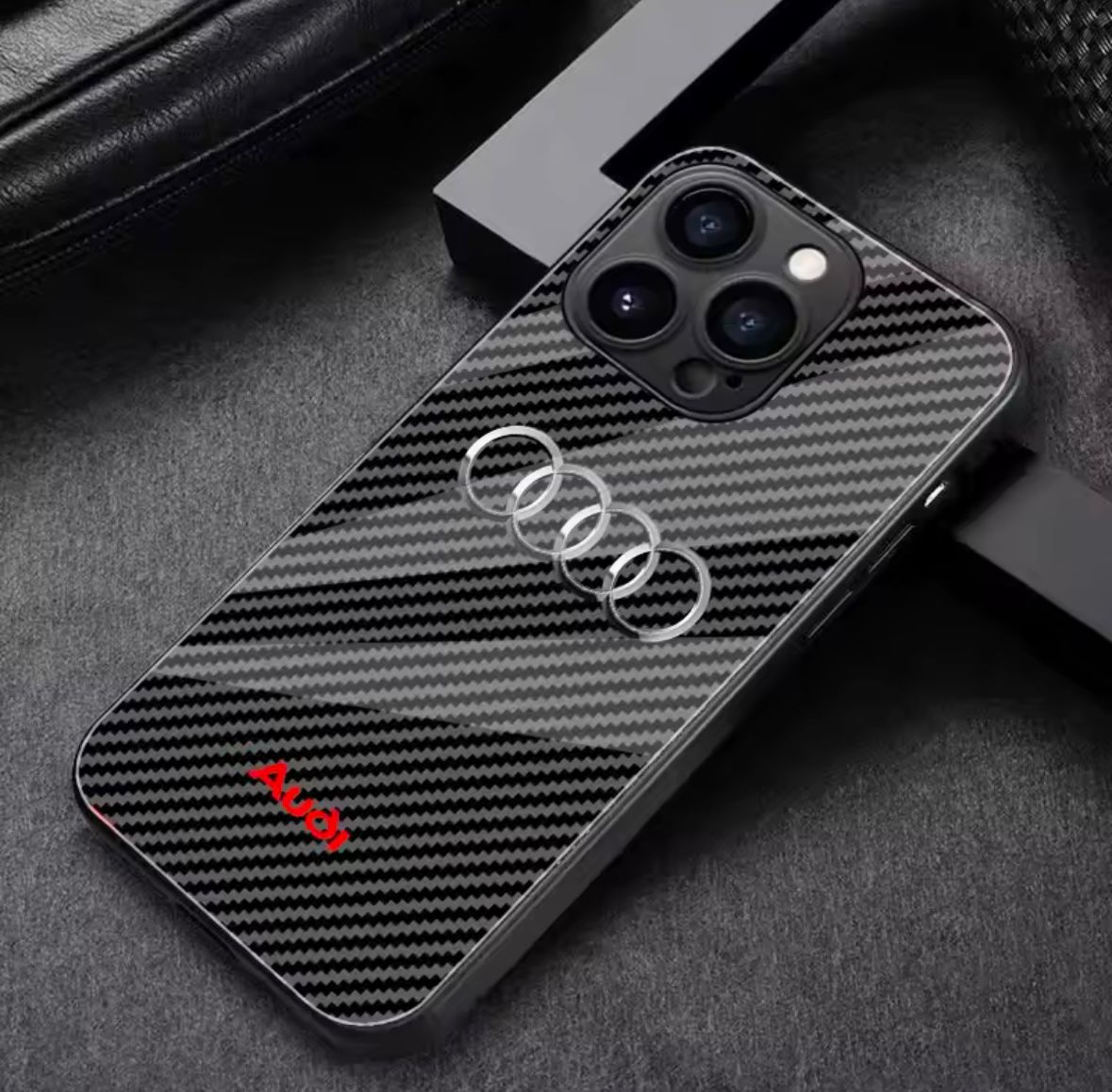 Cover Carbon Audi– Lusso e Protezione